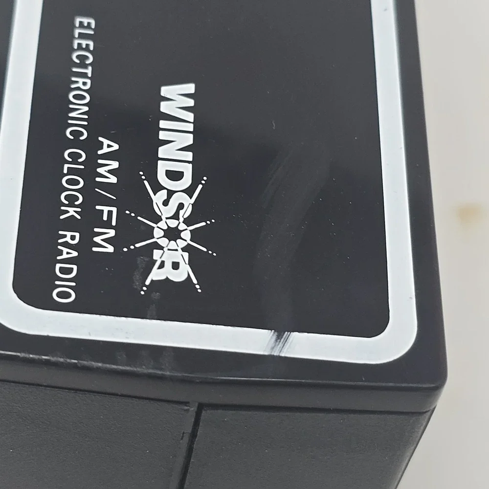 Windsor AM/FM Electronic Clock Radio